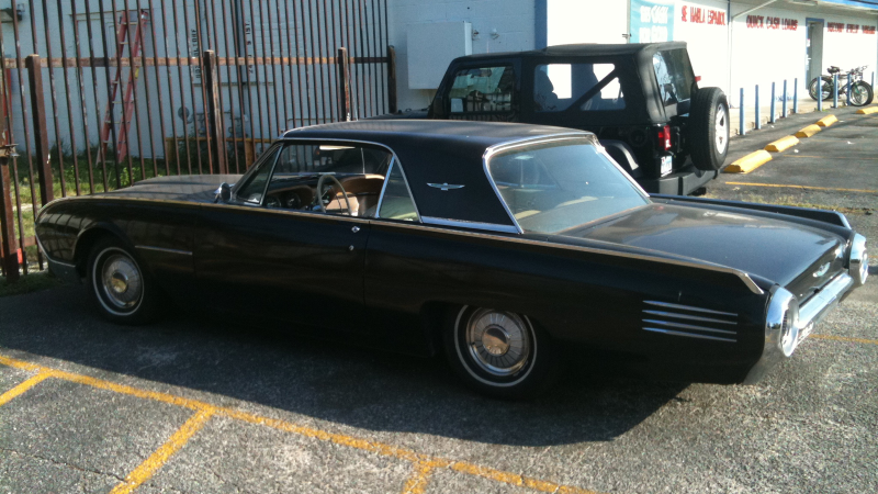 Illustration for article titled This Classic Ford Thunderbird Is A Seriously Badass American Car